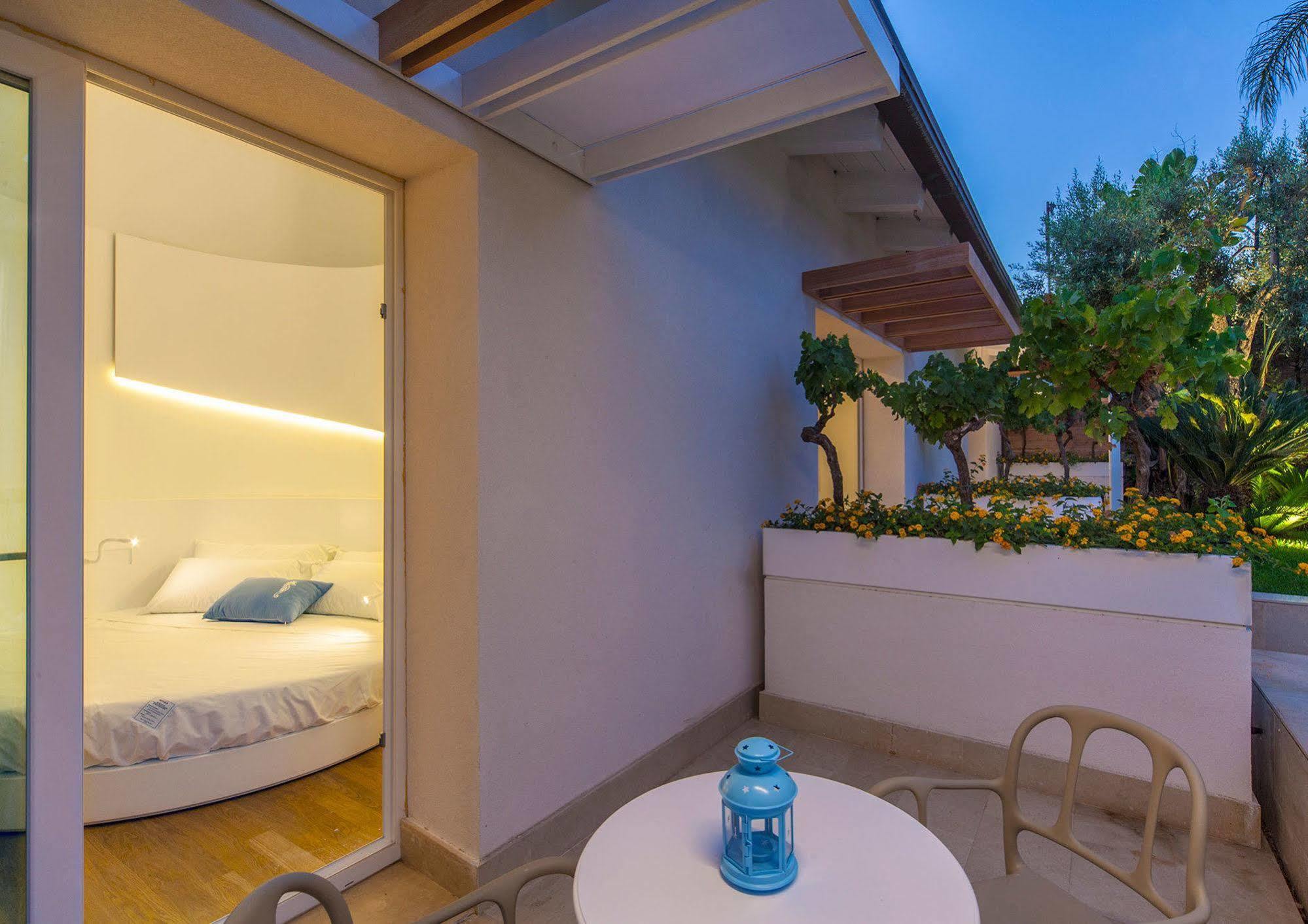Calapetra Resort Fontane Bianche Bagian luar foto