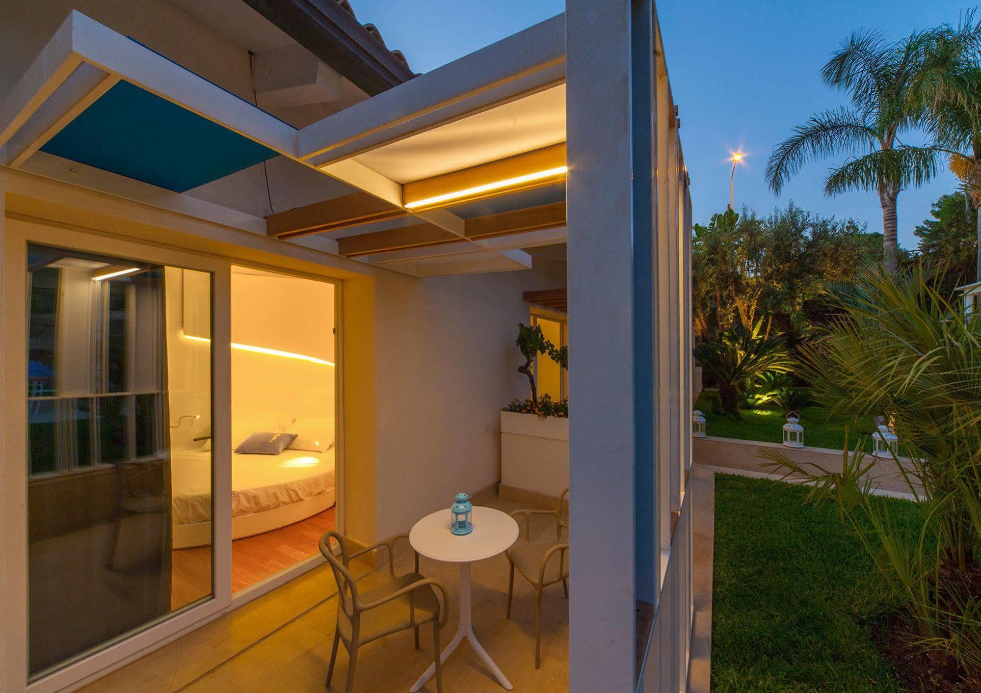 Calapetra Resort Fontane Bianche Bagian luar foto