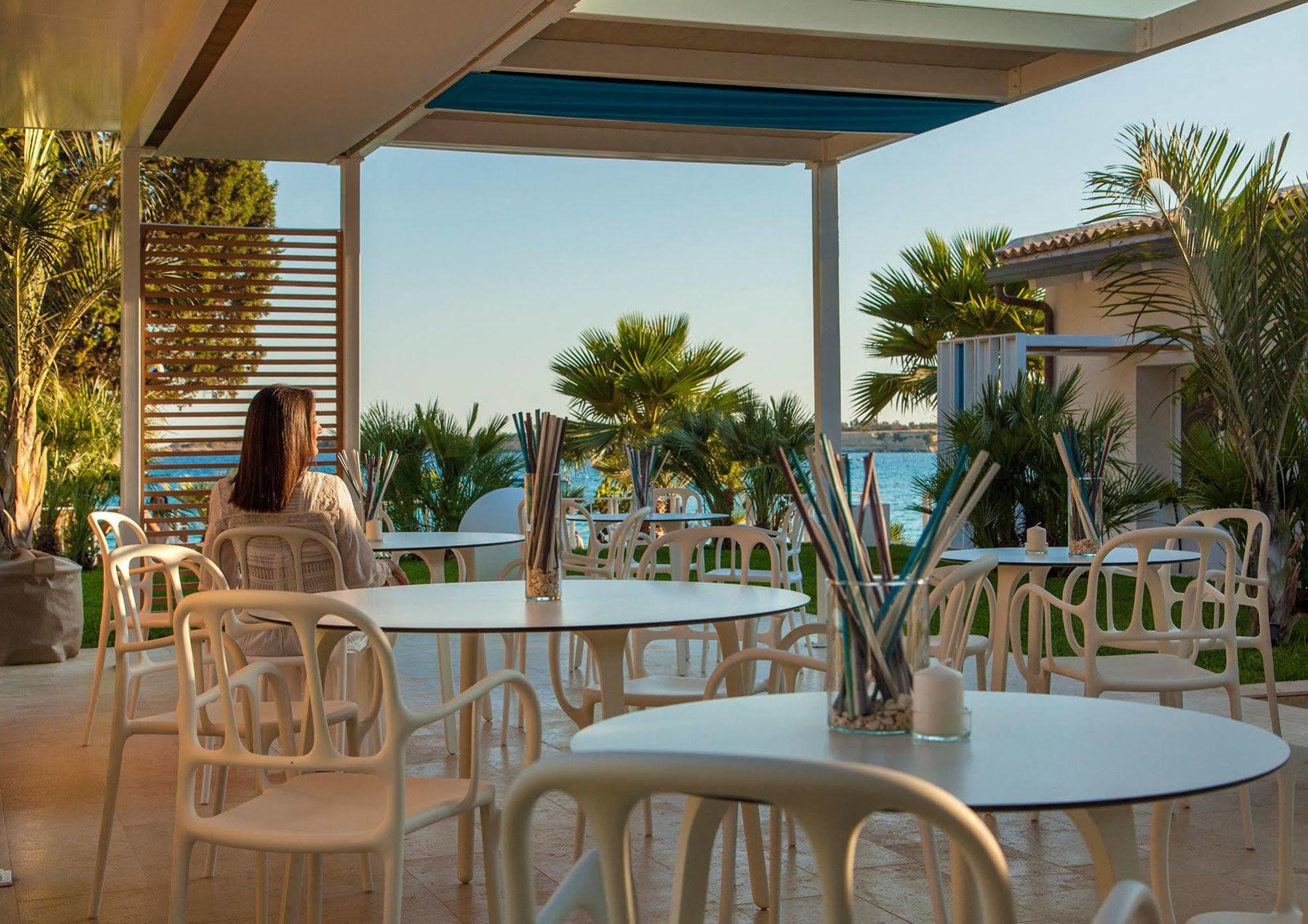 Calapetra Resort Fontane Bianche Bagian luar foto