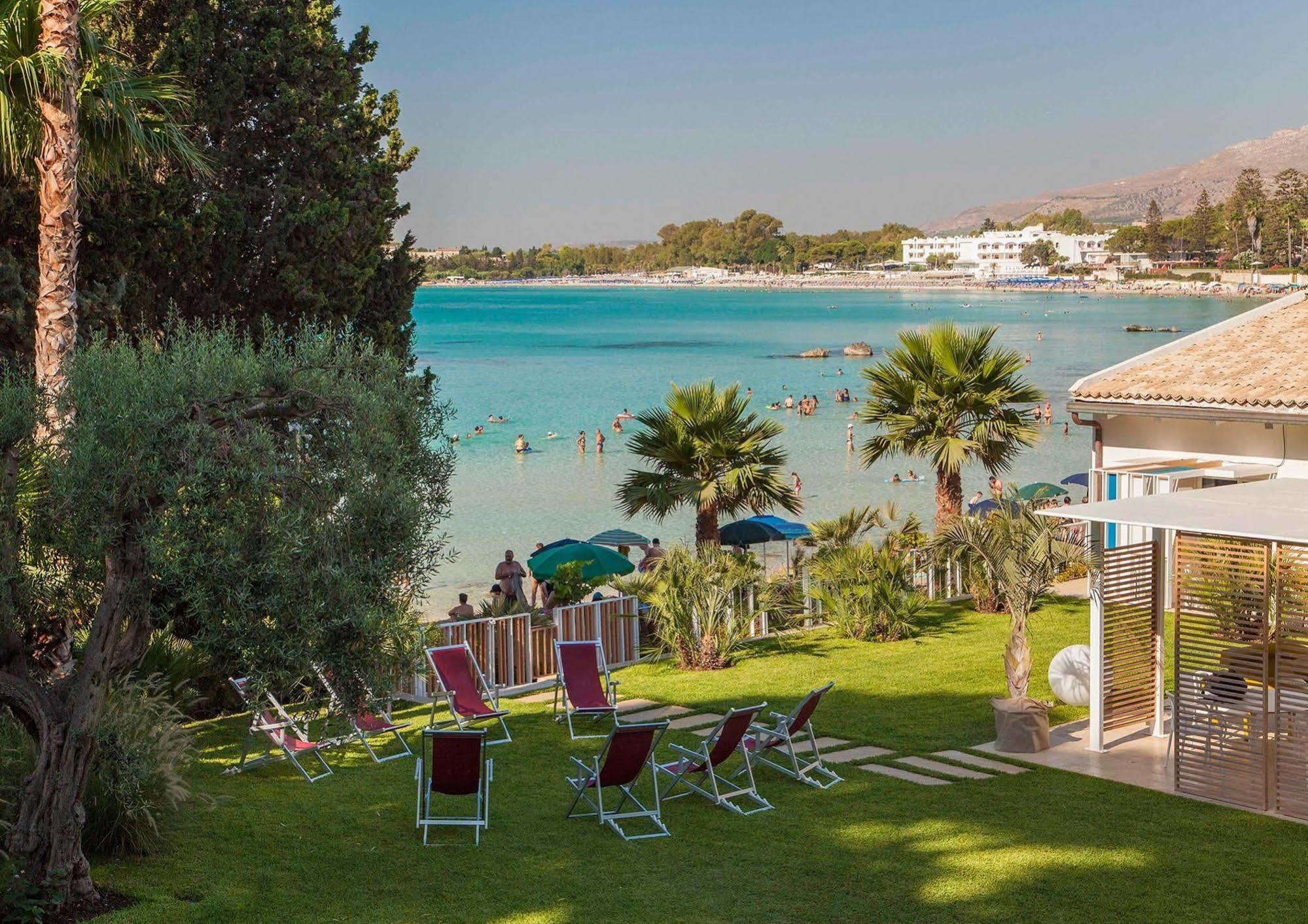 Calapetra Resort Fontane Bianche Bagian luar foto